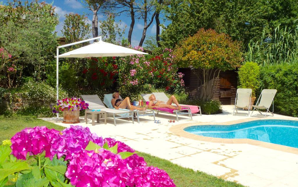 La Manzanera Roquefort-les-Pins Exterior photo